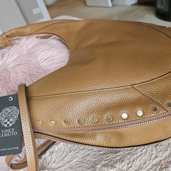 Brand new Vince Camuto hobo shoulder bag in Tan - Picture 2 of 10